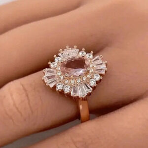 NEW - Elegant Rose Gold Coloured Rhinestone Cocktail Ring - Size 7